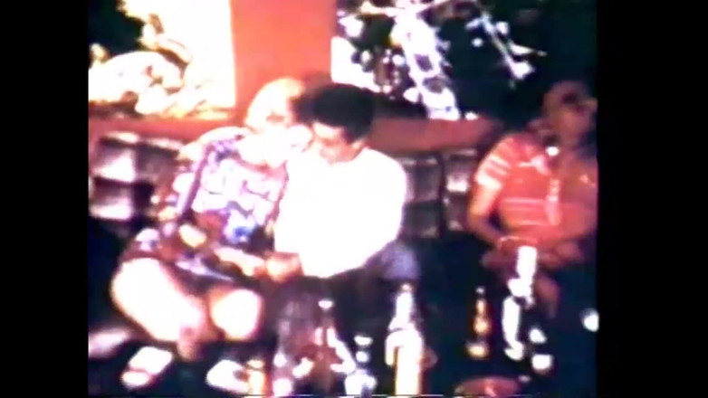 Vintage Megastore Full hd: Ayah tiri, berikan saya dengan keras