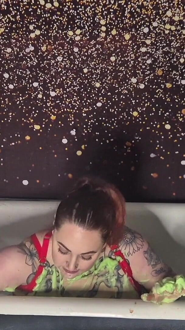 Cream and Gunge Fun! (Bambi beauty)