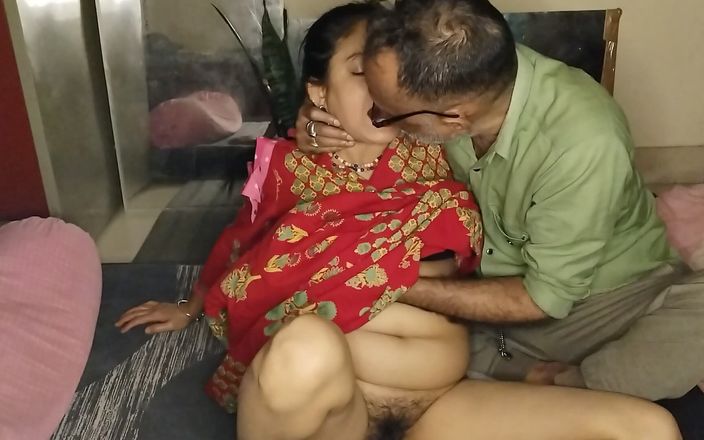 Anar Kali: Bhabhi ki scopa la figa pelosa e succhia il suo...