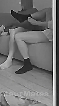 Złapany na paleniu i oglądaniu porno, ten pasierb zostaje surowo ukarany i upokorzony seksualnie