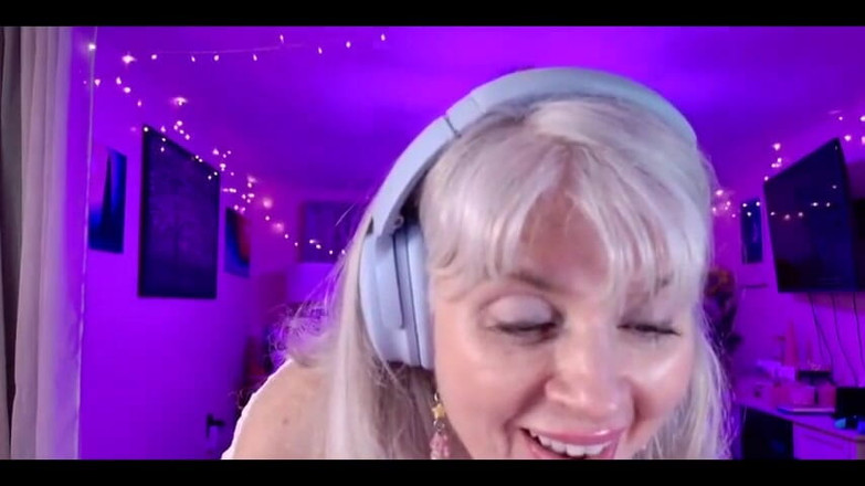 PaintedRose: Rosie's Notty Hotty Cumshotty Live Chillax Cam Show