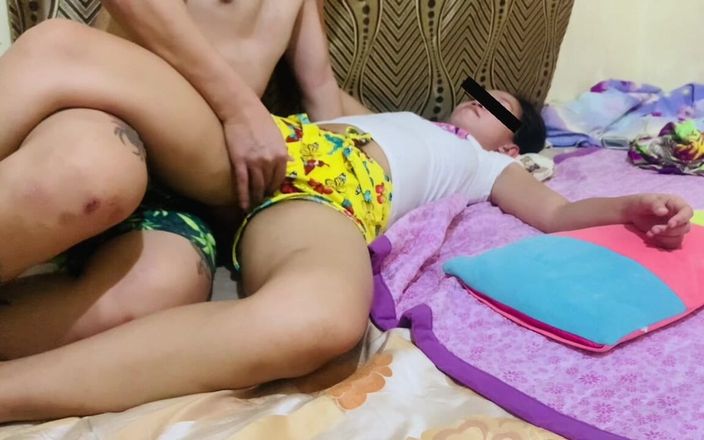 Arramia: Pinay tuổi teen thử tư thế 69 và xuất tinh bên...