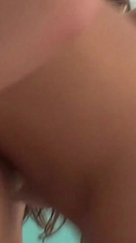 Buns Lickers Scéna 3_blonde lesbičky Mellie &alisson si navzájem šukají kundičku prsty
