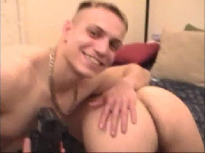 Young straight boy masturbation: Страпоном попользовался папочка для финансов