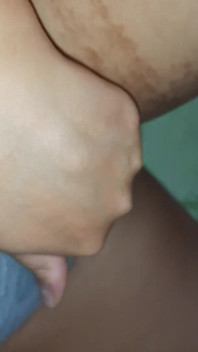 Sexo a três com orgasmos de calcinha