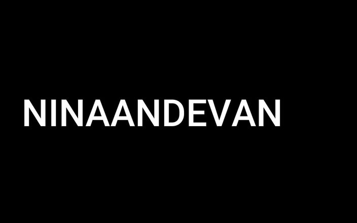 Mimiandevan: 乗った後に濡れた猫を指で触れる女の子