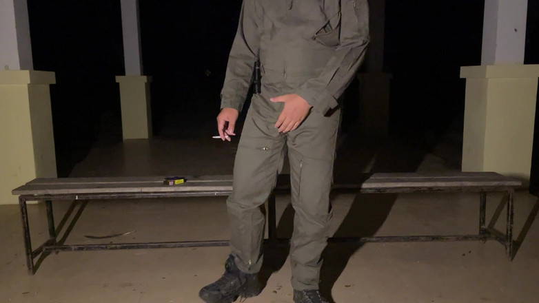 Hiroshi_cr: Nach der arbeit entschließe dich, in meinem mechaniker-jumpsuit zu wichsen...