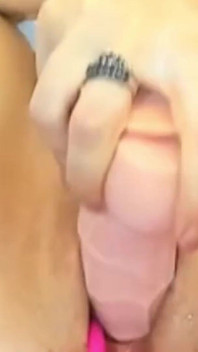 Amcık fışkırtmalı dildo ve vibratör oyna