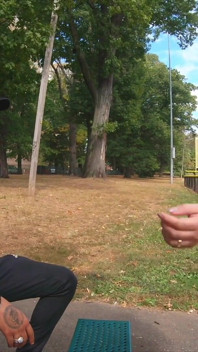 Culona latina toma una bbc en parque