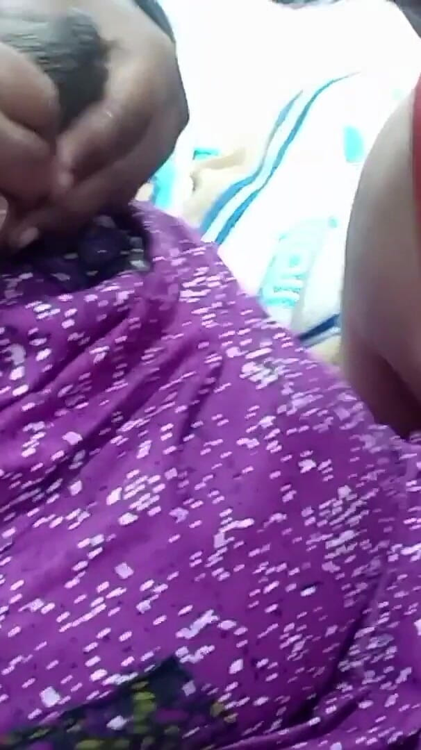Tamil Wife's Boobs Sucked Milk with Great Pleasure (Veni hot) Tamil Wife's Boobs Sucked Milk with Great Pleasure (Veni hot)