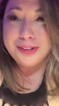 Une BBW sexy débutante a son premier orgasme