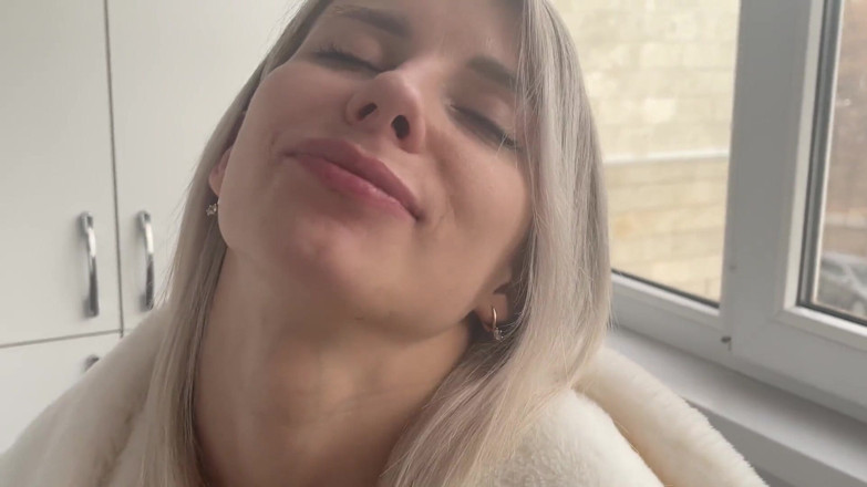 Vik1one: The Queen of Blowjob Vik1one Shows a Cool Blowjob