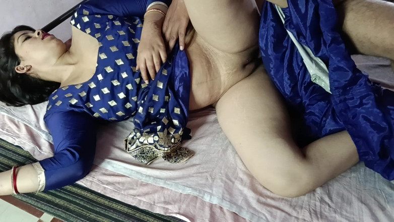 yourkavita95: La obbediente schiava sessuale è ammanettata e punita severamente per il...