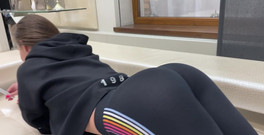 Amirah Adara: Škádlení k kouření