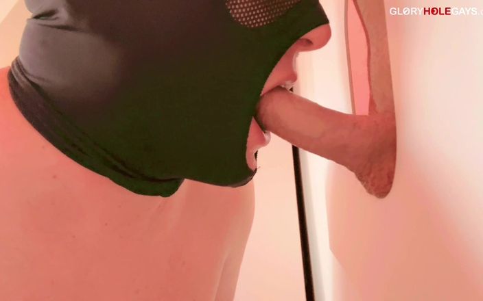 GLORYHOLEGAYS: Une ladle à sperme au gloryhole - une étudiante me donne sa dose
