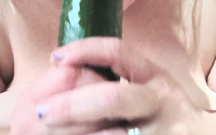 HerculesnVENUS: Sucking 2 Cocks at 1 Time Is She Losing Her Mind?