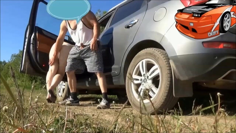StrongSrg: Una fan pidió que la follara justo en el auto