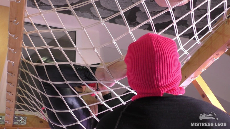 Mistress Legs: 1부를 숭배하는 해먹 여신 - 내 발 아래의 POV 토 빨고 노예 혀 서비스