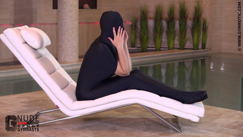 Gymrotic: Amazing front bending with Zafira