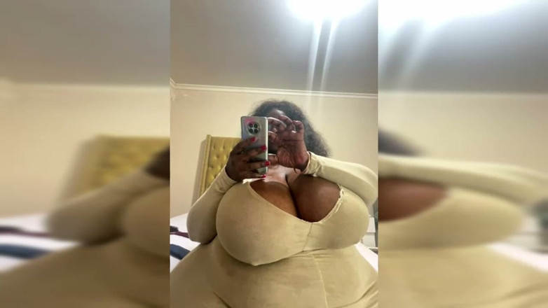 Legendary Booty Overdose: 天然巨乳崇拜