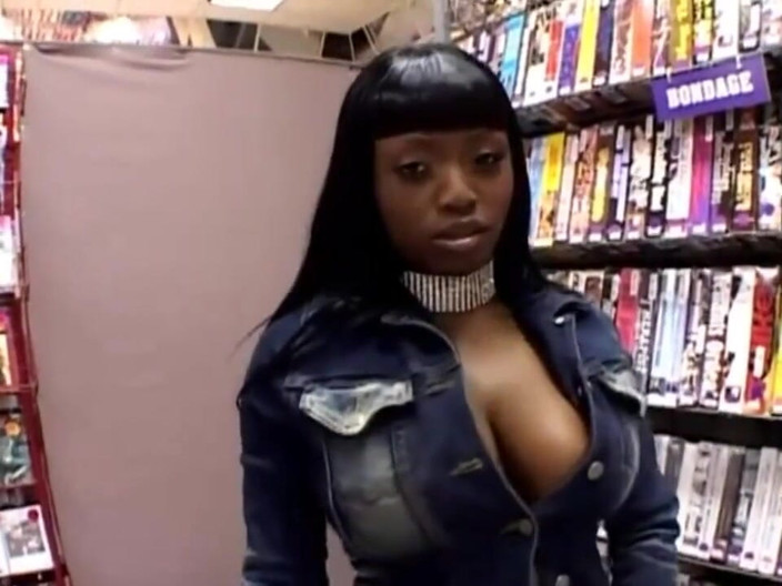 Black Sinner: Sexy ebony teen hardly fucked!