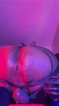 Partea de jos distruge gaura de călărire Dl. Hankey Dildo