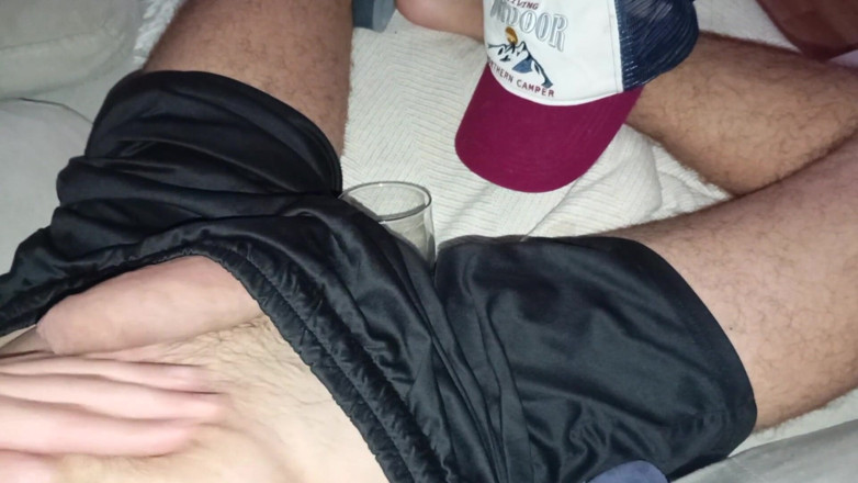 Elvissc: Bohatý velký penis tvrdě ošukal sklo a vnitřní výstřik byl...