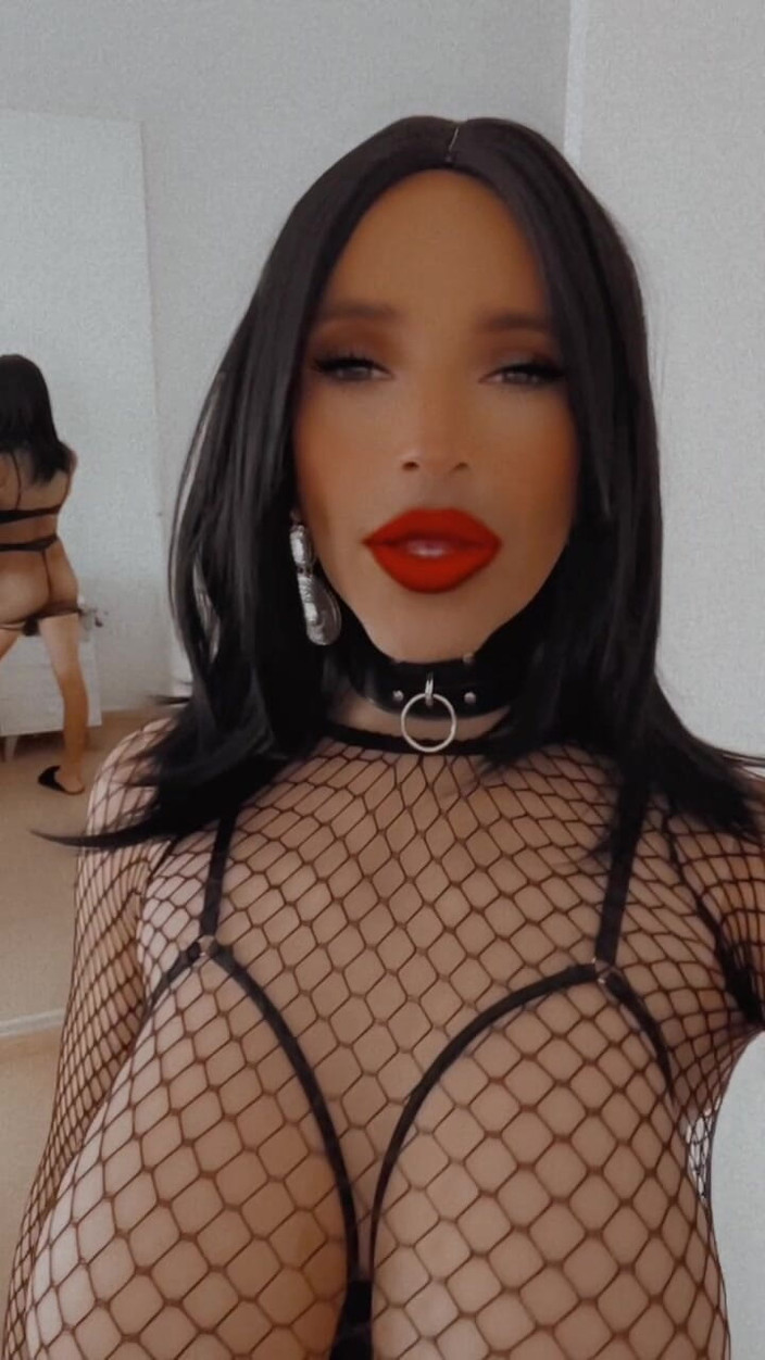 Sissy Slut Brianna: 我看起来很无辜，但你应该看到我的想法