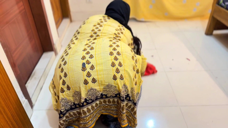 Aria Mia: Perkahwinan Al'ab Dhat Almuakhrat Alkabirat Walshawniat Ealiqat Taht Alsarir Walan...