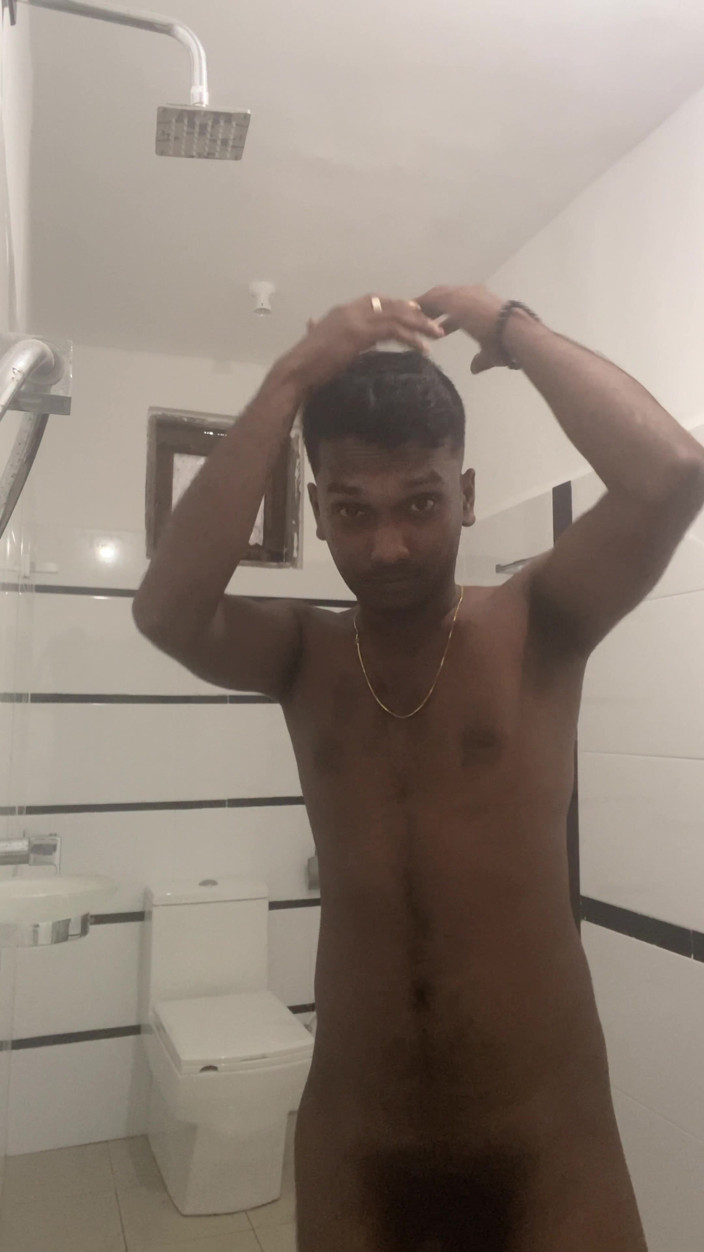 Prince-dil: Ragazzo dello sri lanka viene fatto la doccia