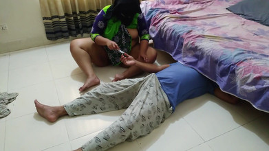 Aria Mia: Hijab Muslim Big Butt Hot Maid Gets Stuck Under Bed...