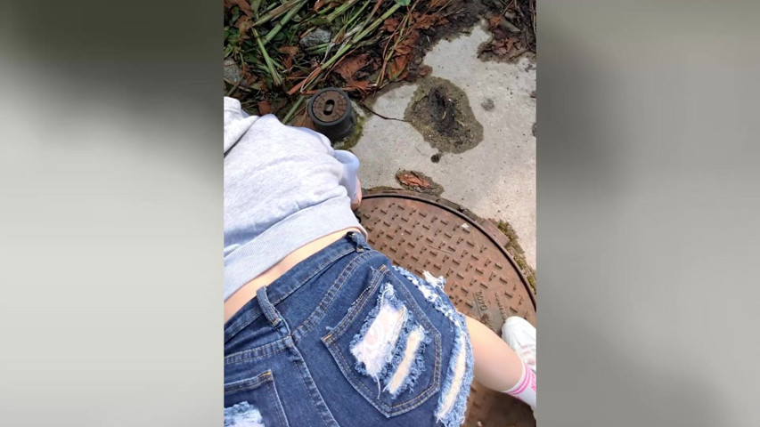 Outdoor Blowjob for Jeans Fan! Tranny Ass Full with Cum and Everyone Can See It! (TV Helena)