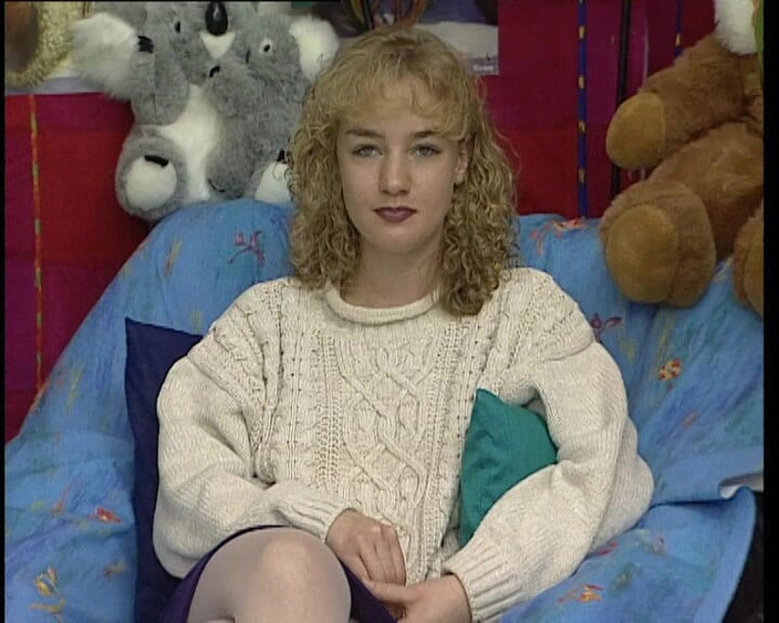 YOUR FIRST PORN: Gabi masturbuje s robertkem