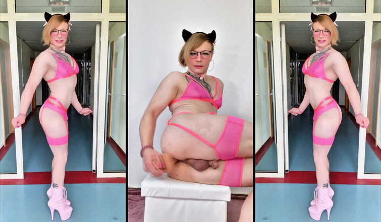 Sissy Adventures: Entraînement anal avec une chatte musclée