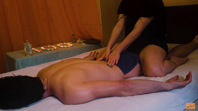 Unlimited Orgasm: Dotýká se mého ptáka při masáži. Ošukaná - Unlimitedorgasm