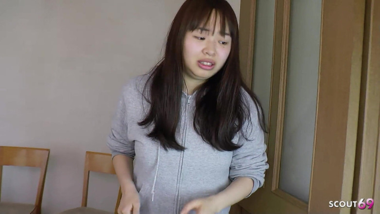 Asian porn collection: Худенькую японскую тинку-студентку Шино трахнул учитель перед группой без цензуры