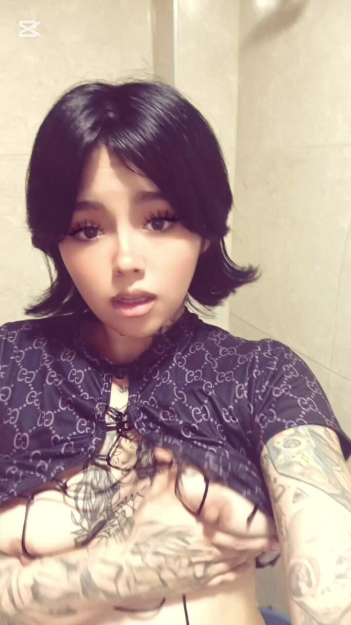Dalyla: นมเล็กและน้ํา