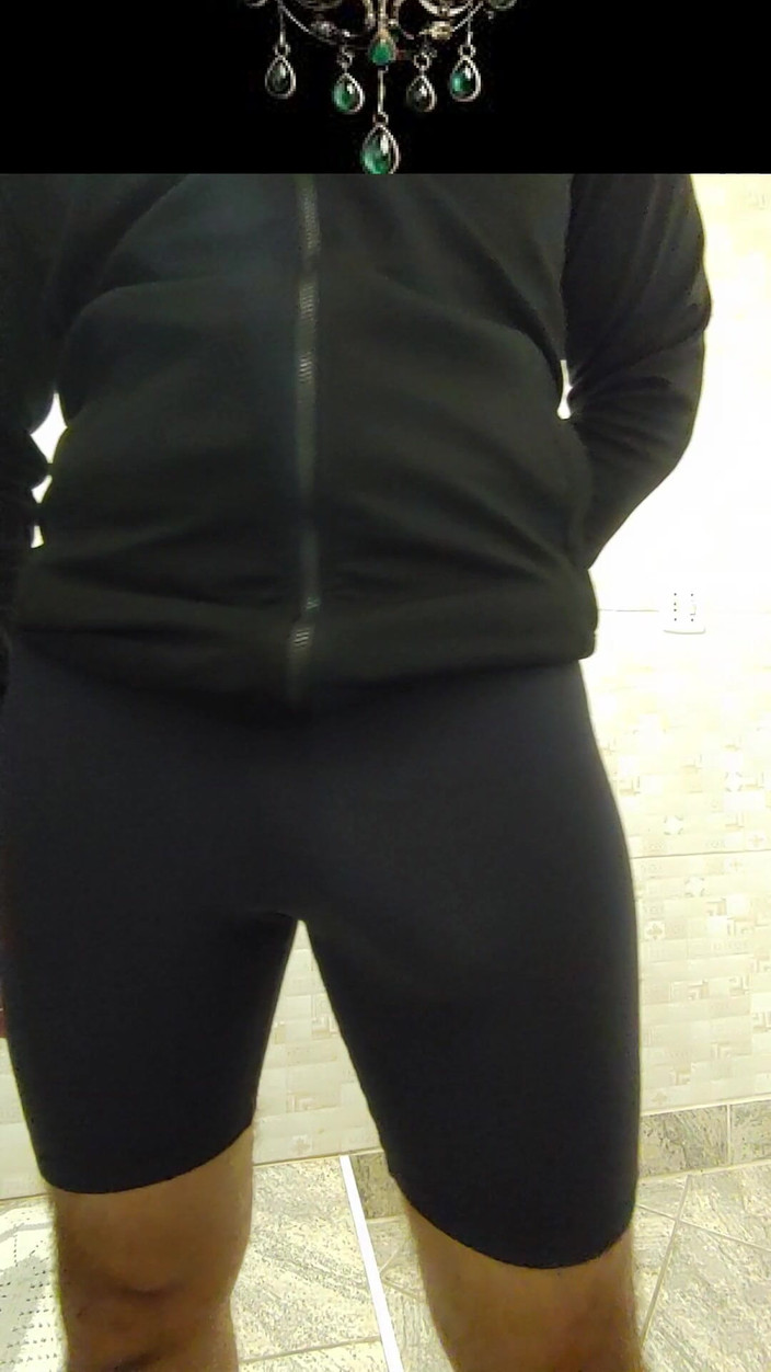 BruxoAlpha777: Scoaterea marelui din pantaloni scurți strâmți