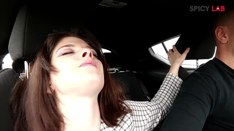 Spicy Lab Production: Velmi tvrdý sex, anál a kouření se sexy děvkou Sarou...