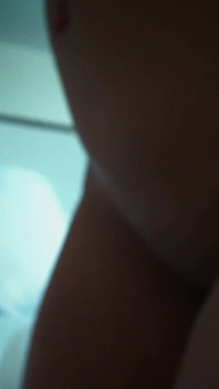 괴물 자지를 딥쓰롯하는 Bella Reese