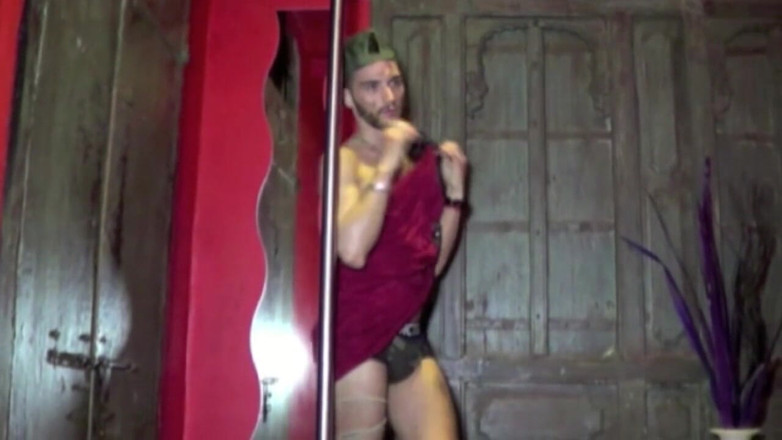French Twinks Amator videos: 티아고와 아드리안의 본디지 세션