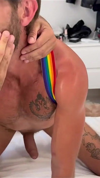 Další úžasný Collab s tímto sexy latinoameričanem