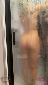 Shower Chats - Gigi Bliss X Axel Reigns