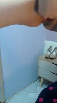 Blowjob kecil molek berkongkek dan melancap dengan keras