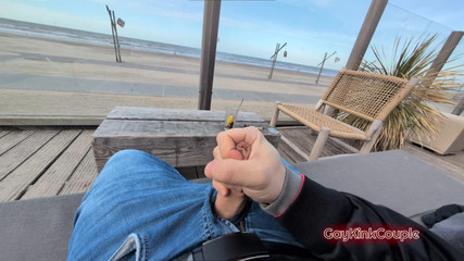 GayKinkCouple: Ryzykowny Wank na plaży