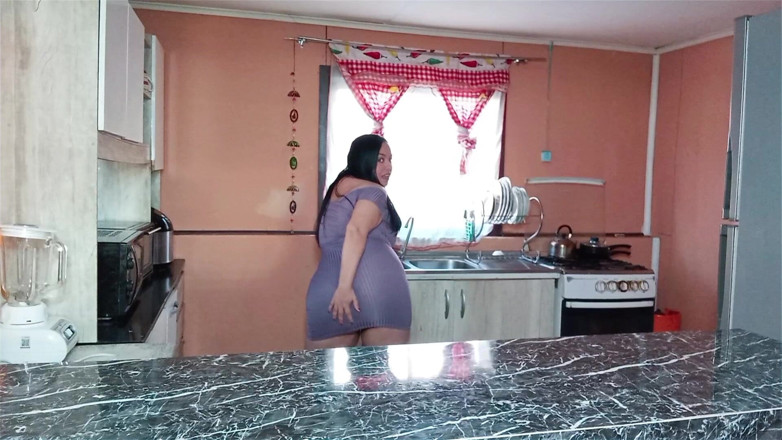 Kellyhotstepmom: Love I Invite You to My House. I Am Honey