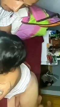 Idealny nocny sex oralny, trans dziewczyna ssie wielkiego kutasa