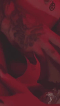 Candy Kush Hat Meinen Mann Abgelenkt Und Mich Während Einer Quickie-party Auf Die Toilette Geschleppt