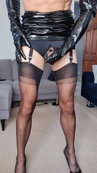 JessicaXD - Těsné rukavice v sukni z PVC