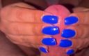 Latina malas nail house: 明亮的蓝色指甲与脚交完成